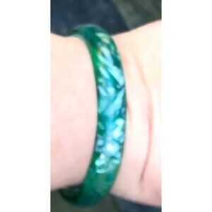 unique Vintage 1960s Marbled Dark Green Moon Glow Lucite Thermoset Bangle